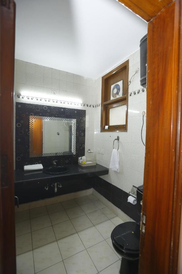 Badal's Nest I Near Aiims I Near Safadarganj I South Delhi I Couple Friendly I Homestay Bed & Breakfast *