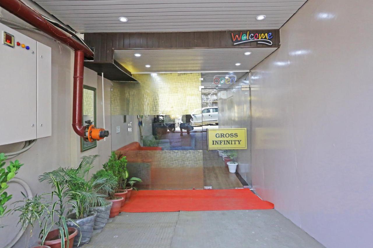 Hotel La Casa Delhi Airport 4*