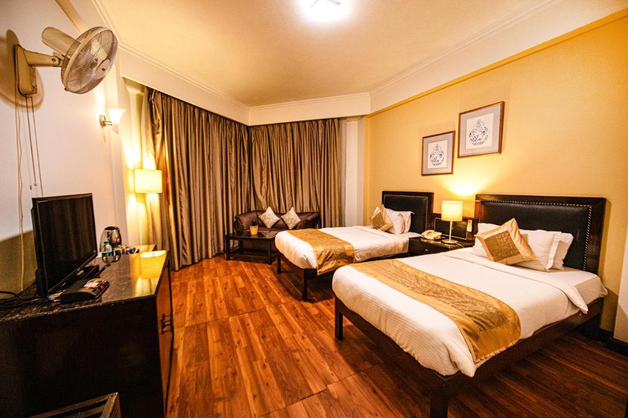 Fabhotel Prime Luxera 3*