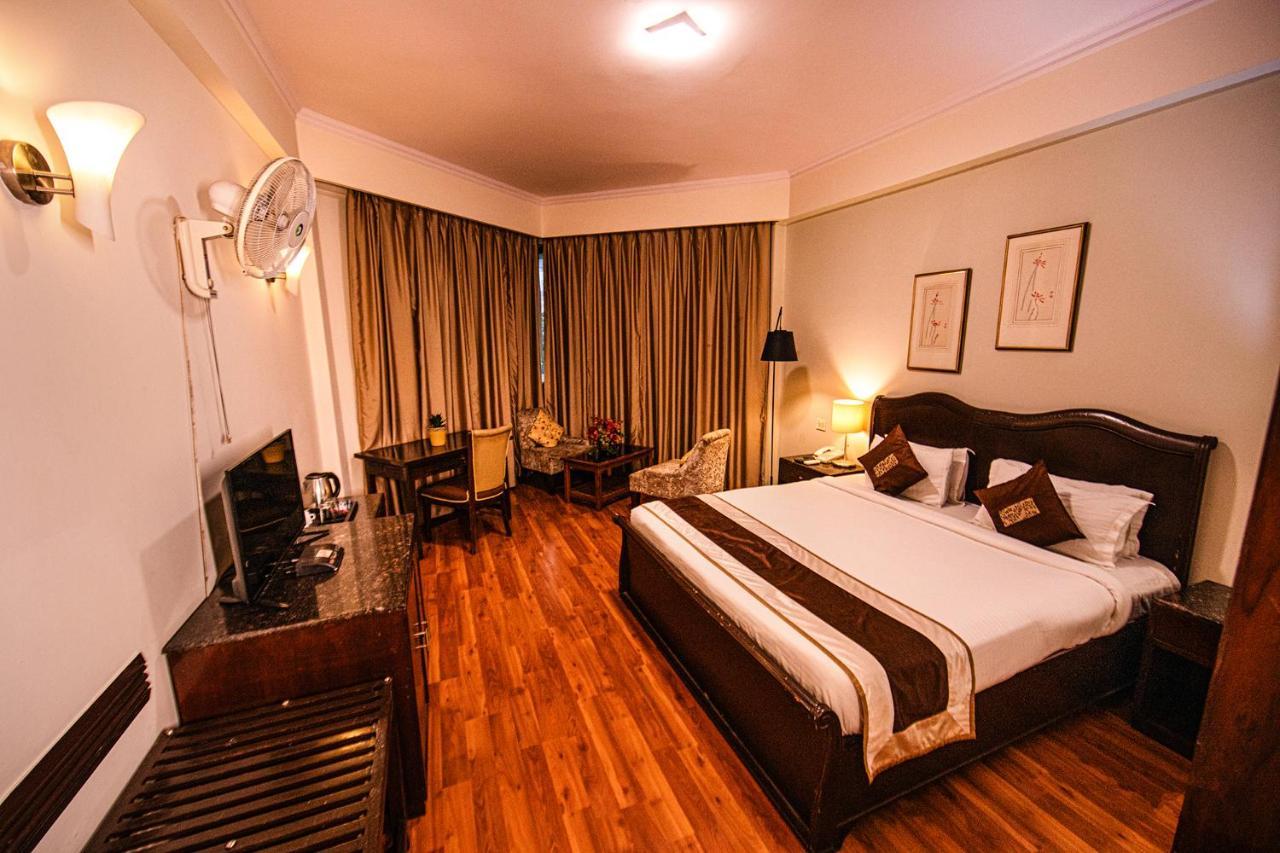 Hotel Fabhotel Prime Luxera 3*