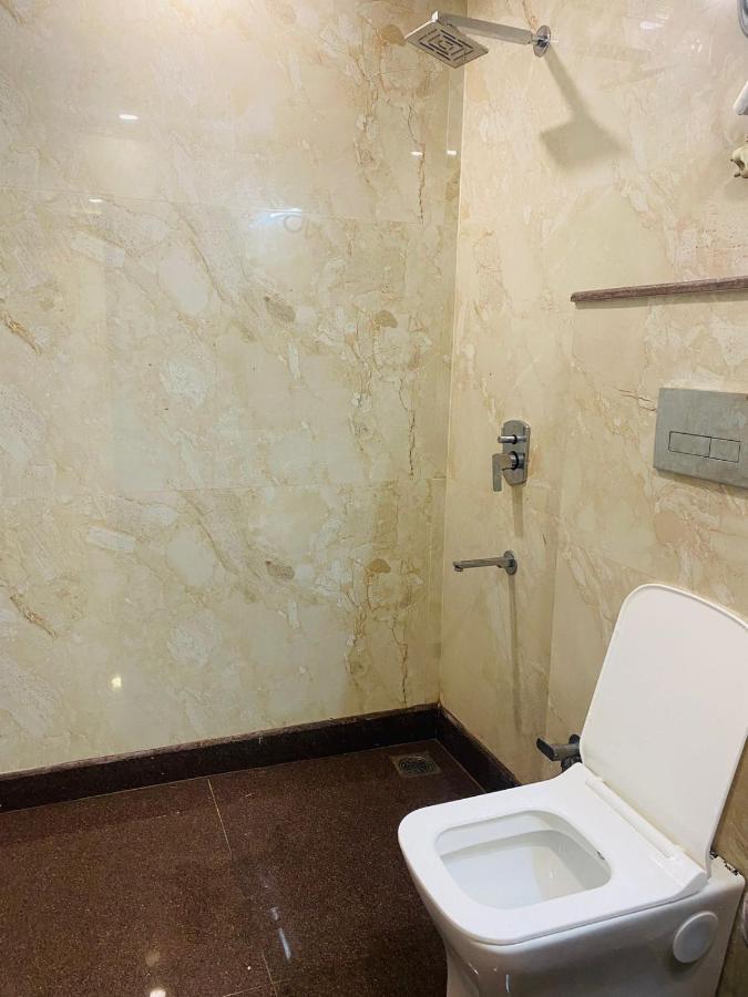 Hotel Qotel Pitampura Couple Friendly 3*