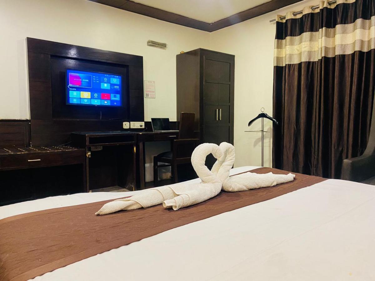 Qotel Pitampura Couple Friendly