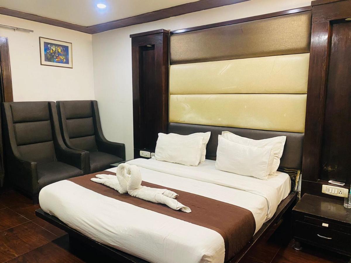 Hotel Qotel Pitampura Couple Friendly Delhi (National Capital Territory of India)