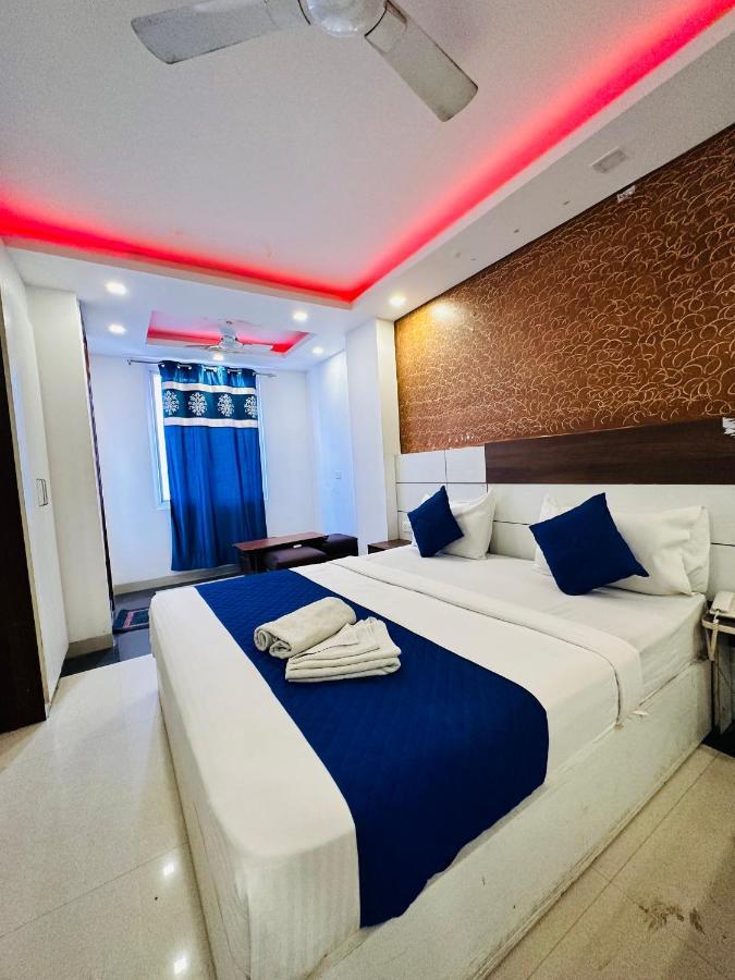Palm Majestic At Airport Hotel New Delhi