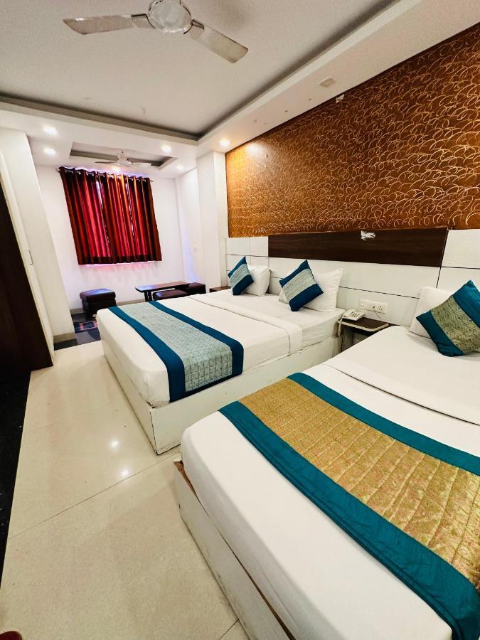 Palm Majestic At Airport Hotel New Delhi