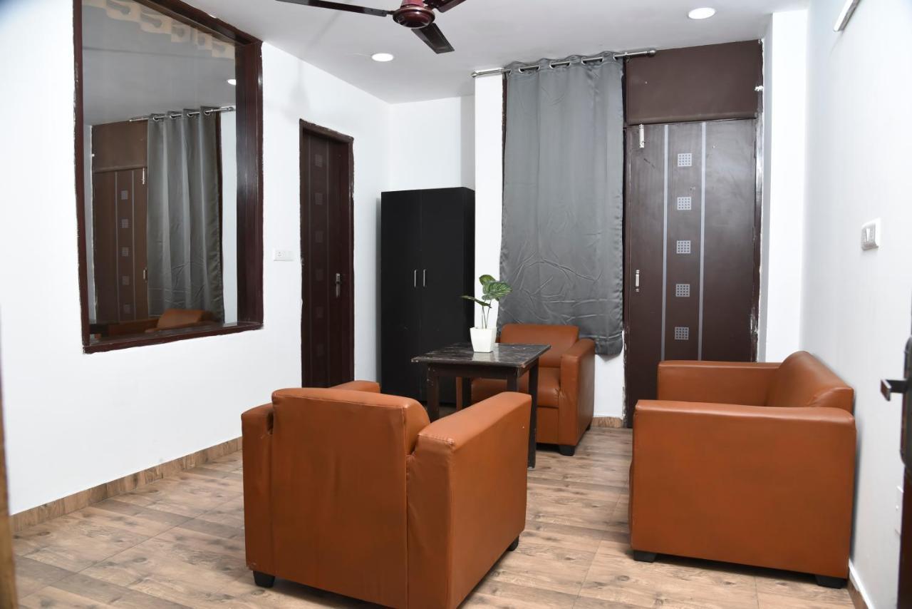 Hotel Orchid At Tilak Nagar 