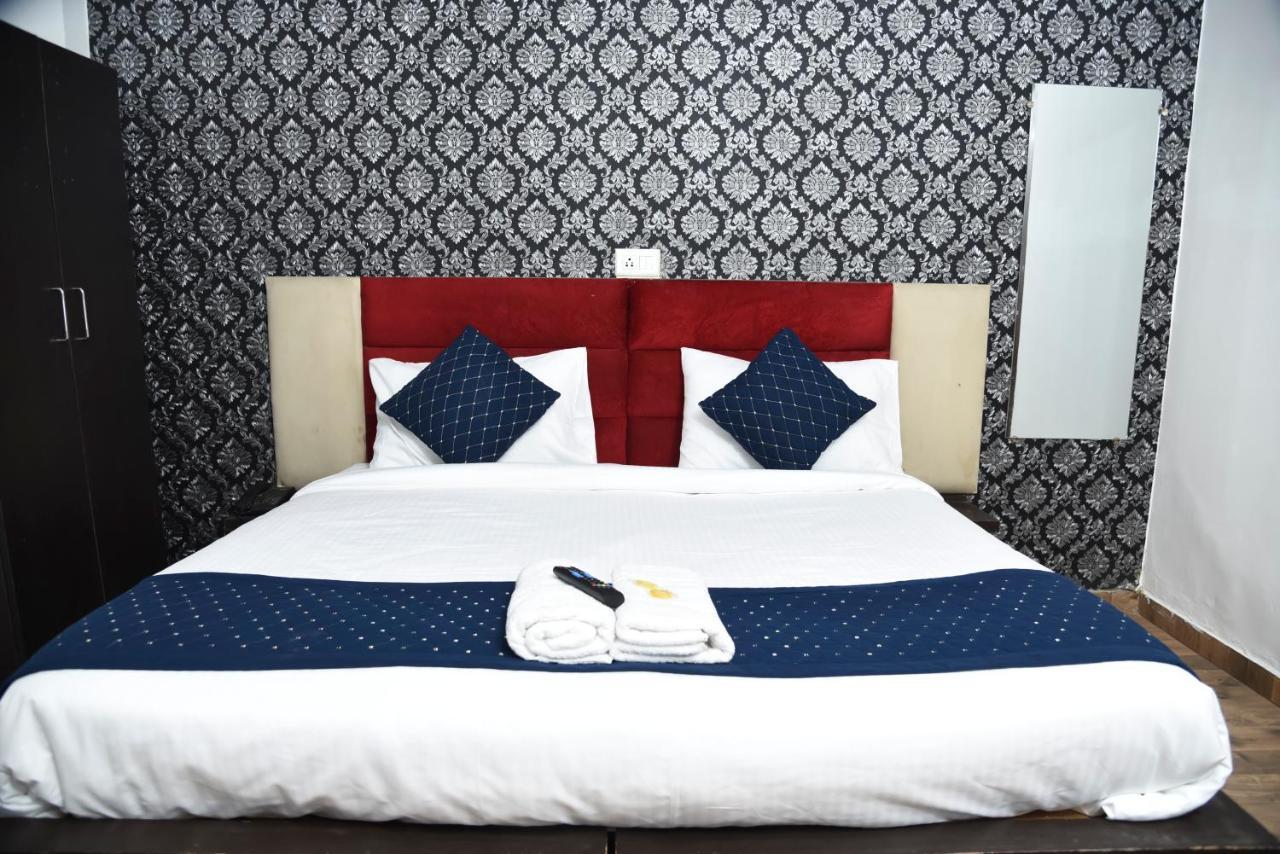 Hotel Orchid At Tilak Nagar 