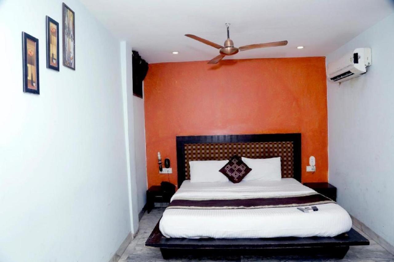 Del Fox Hotel, Delhi Airport 3*