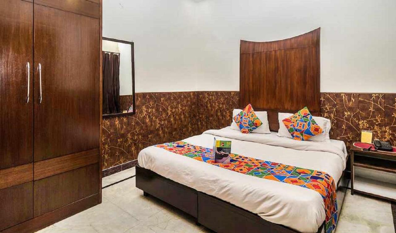 Hotel Del Fox Hotel, Delhi Airport 3*