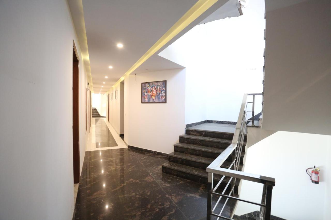 De Clark Residency Delhi Airport Hotel