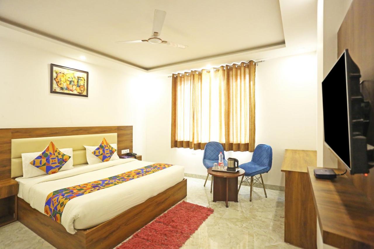De Clark Residency Delhi Airport