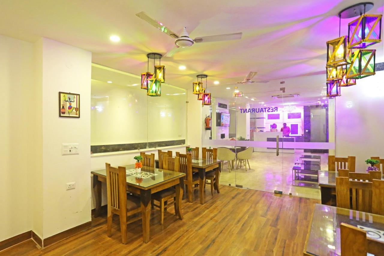 Hotel De Clark Residency Delhi Airport 4*