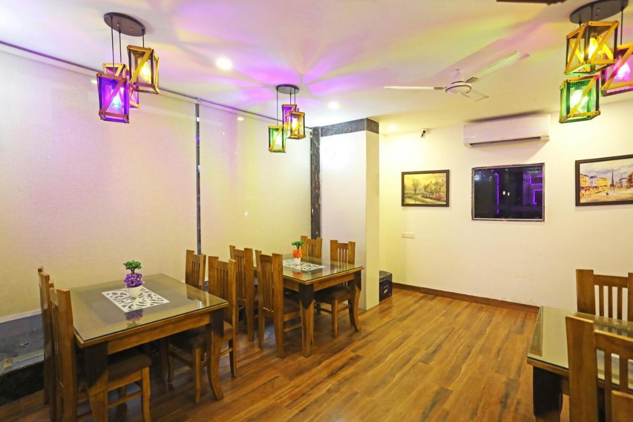 Hotel De Clark Residency Delhi Airport 4*