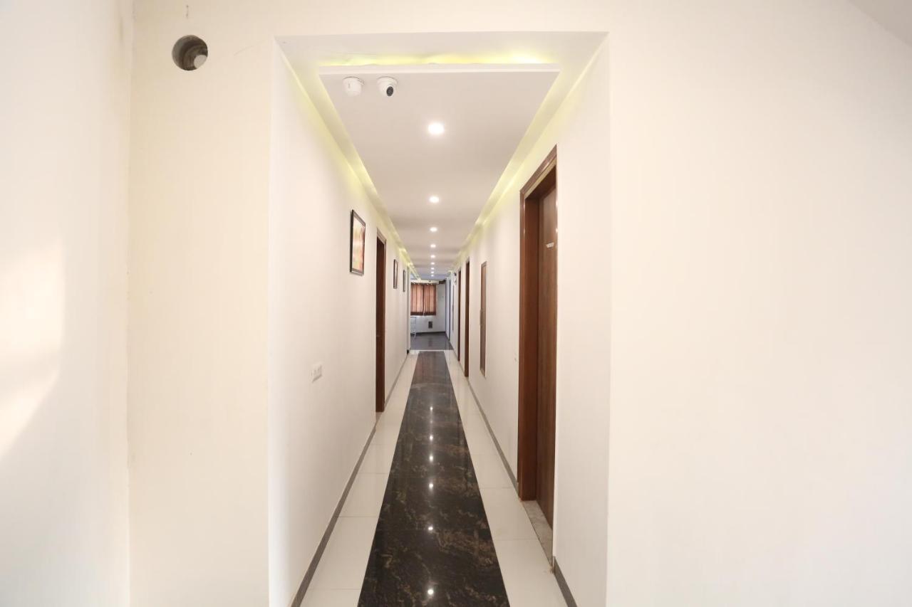 Hotel De Clark Residency Delhi Airport