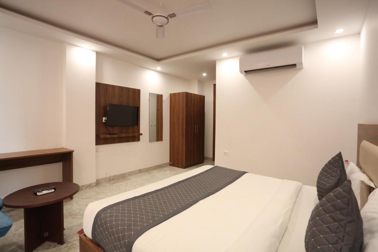 De Clark Residency Delhi Airport Hotel 4*