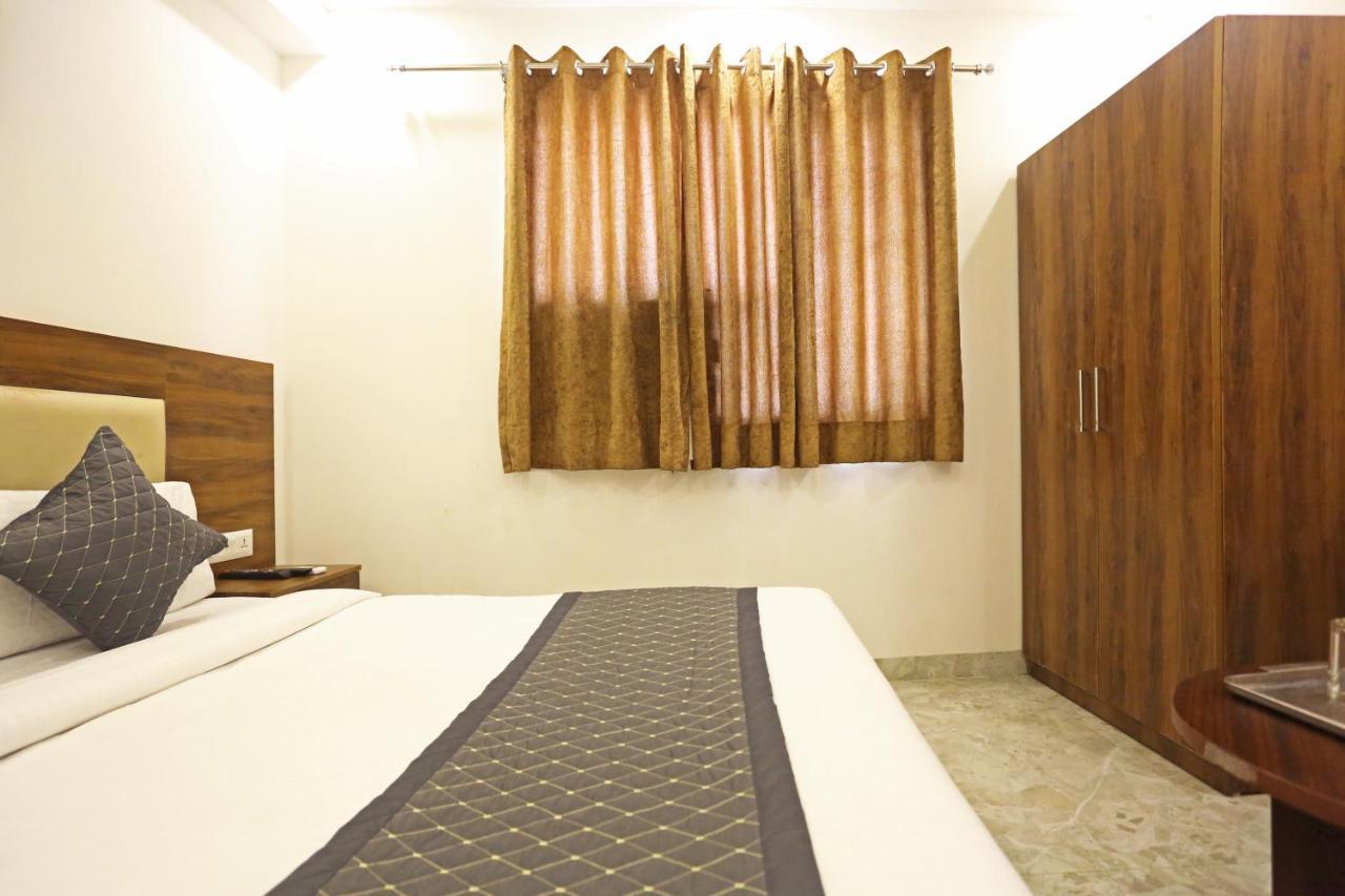 Hotel De Clark Residency Delhi Airport