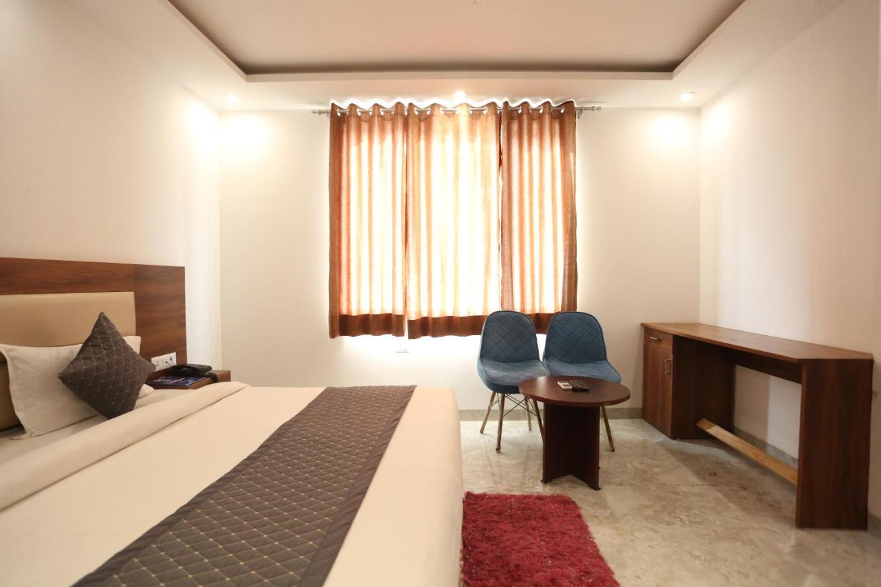 De Clark Residency Delhi Airport