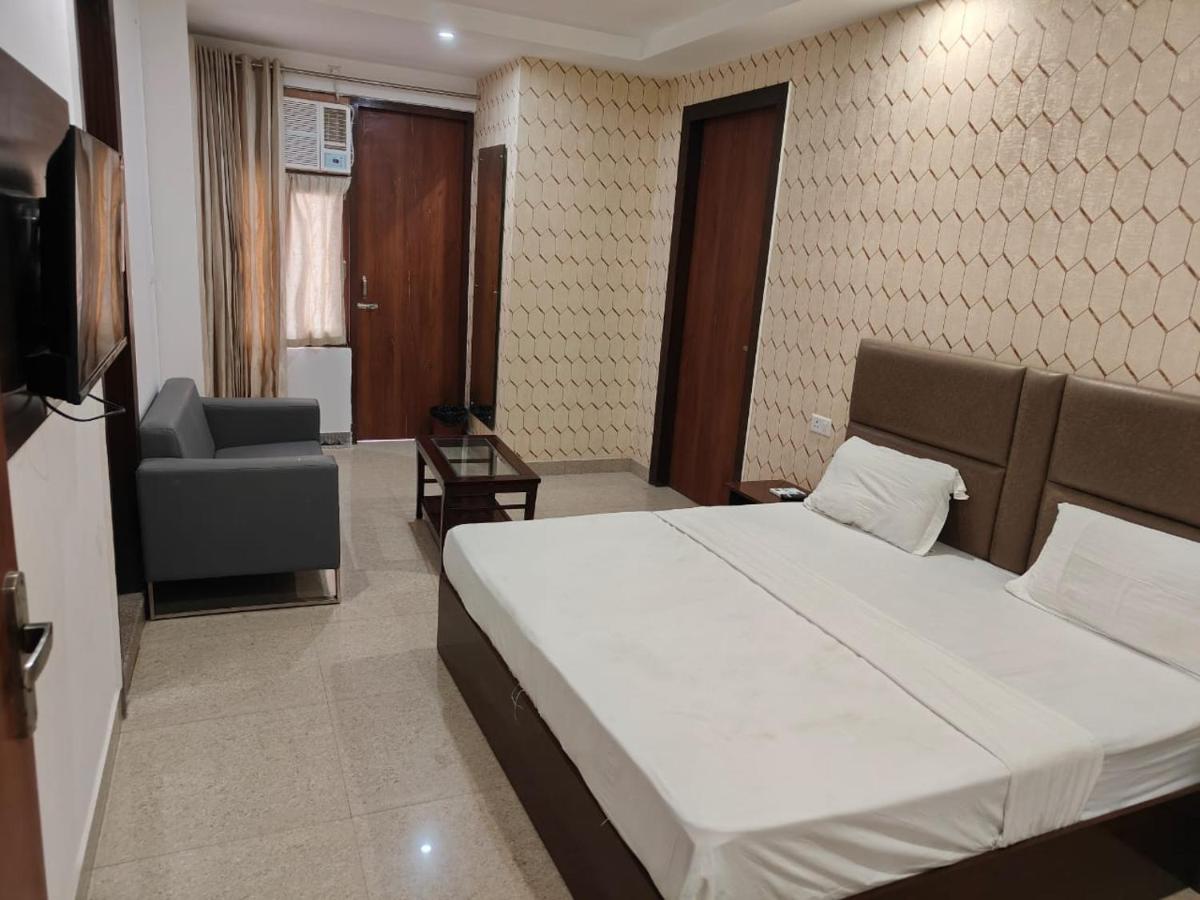 S Ambiance Near Delhi Airport New Delhi