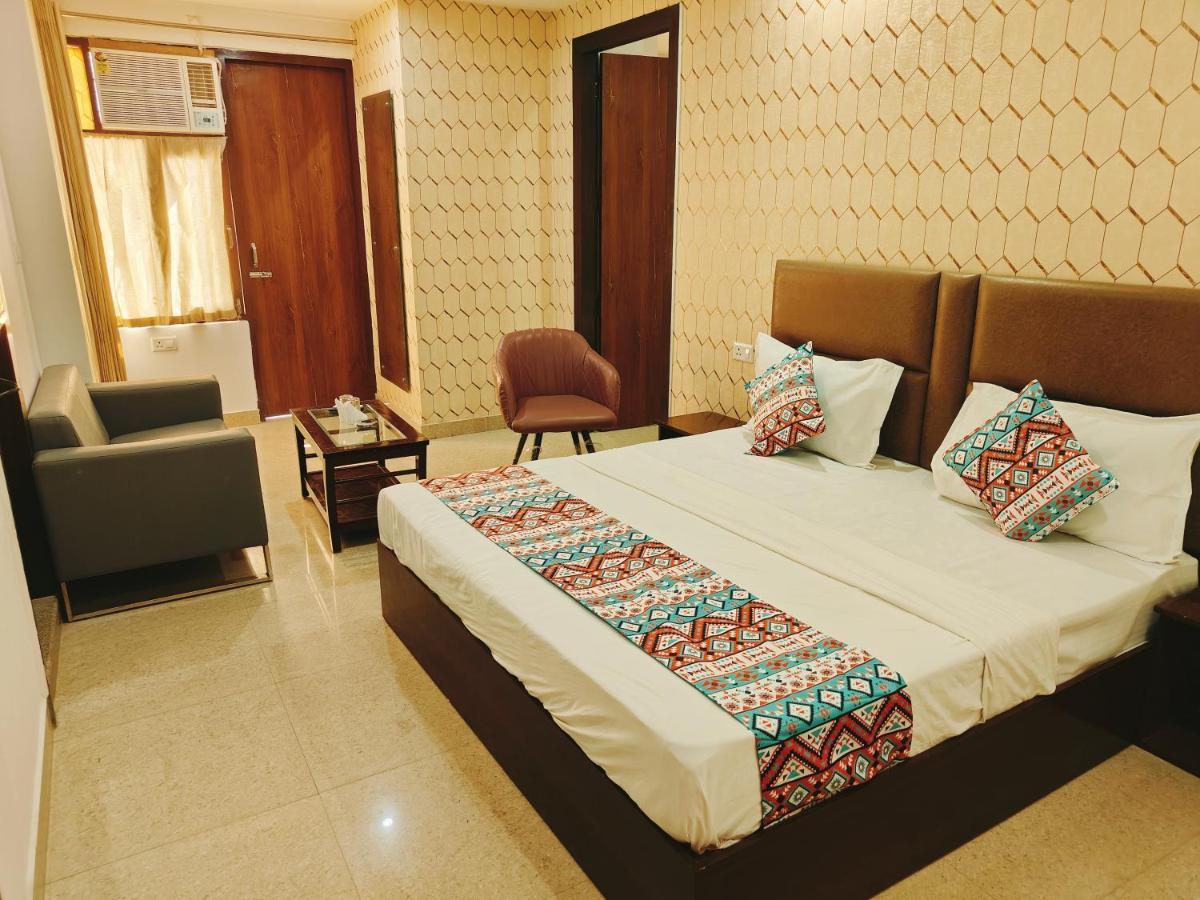 S Ambiance Near Delhi Airport 4* New Delhi