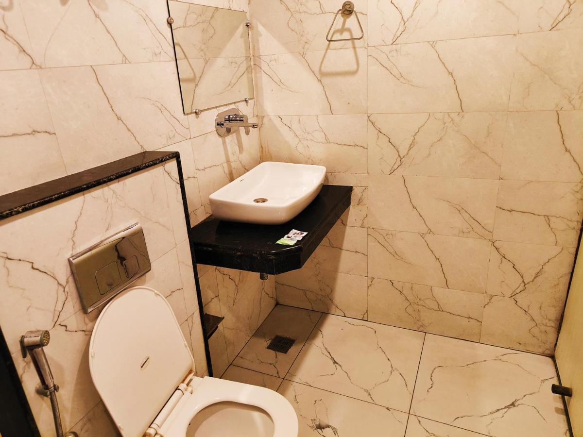 Hotel Grand Tela Near Igi Airport Delhi 4*