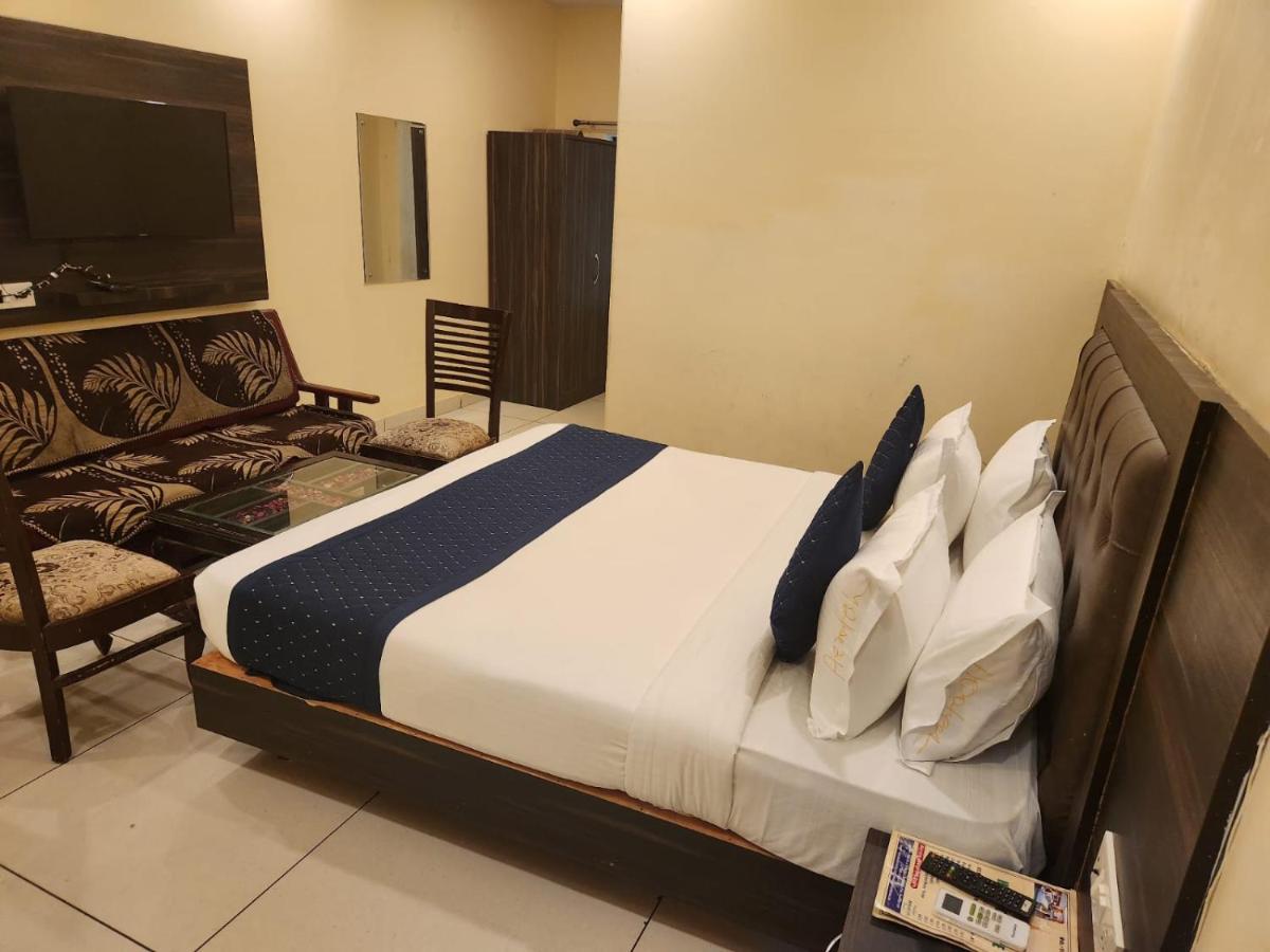 Airport Asian Blue Luxury