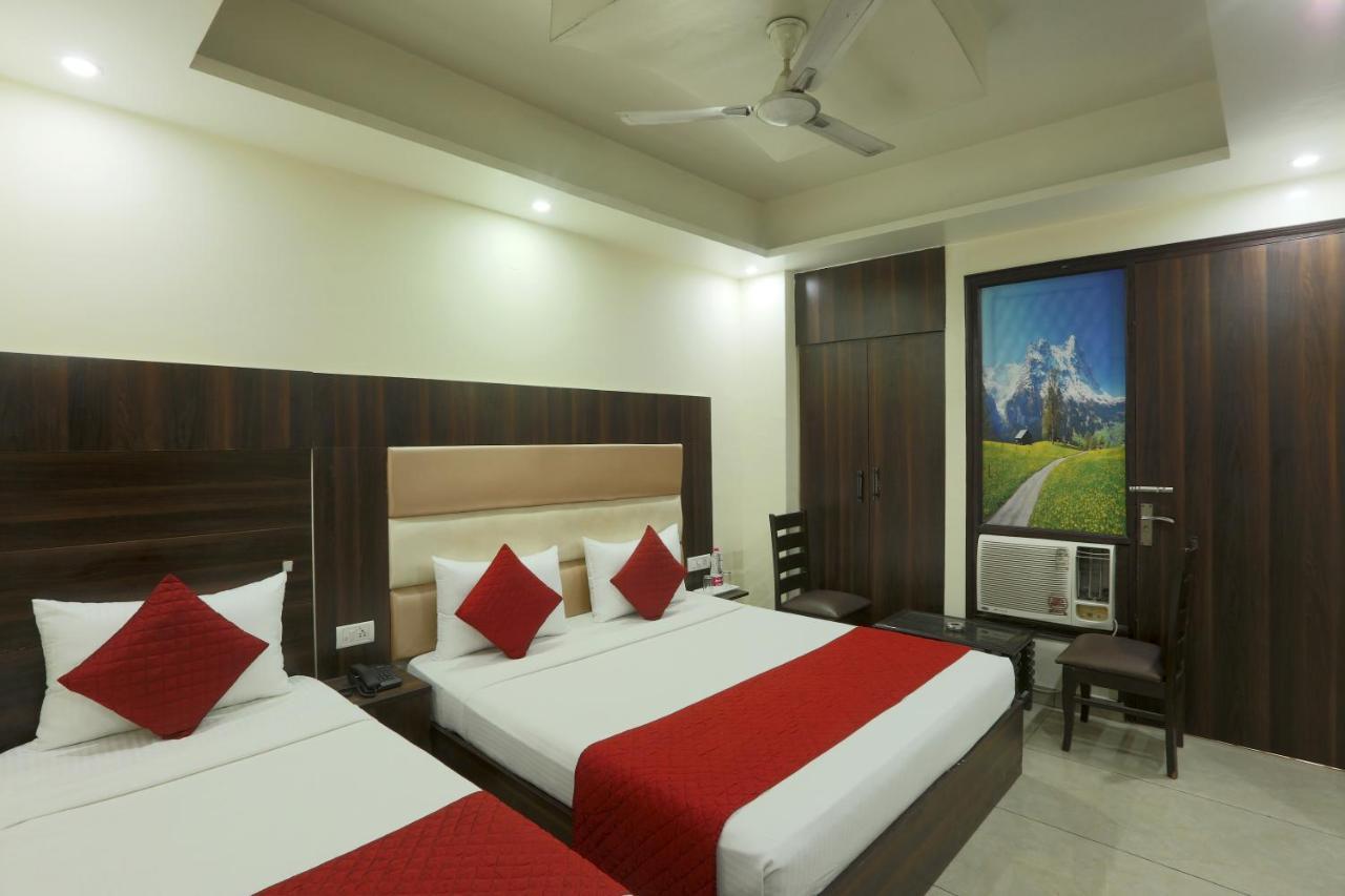 Palm Emerald Near International Airport 3*