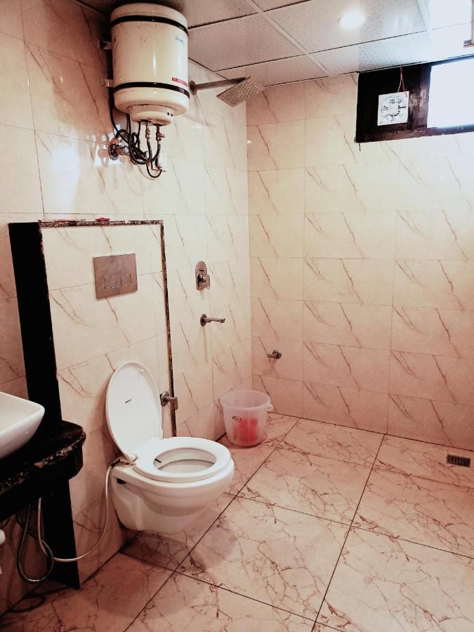 Ambience Suites Near Igi Airport T3 Hotel