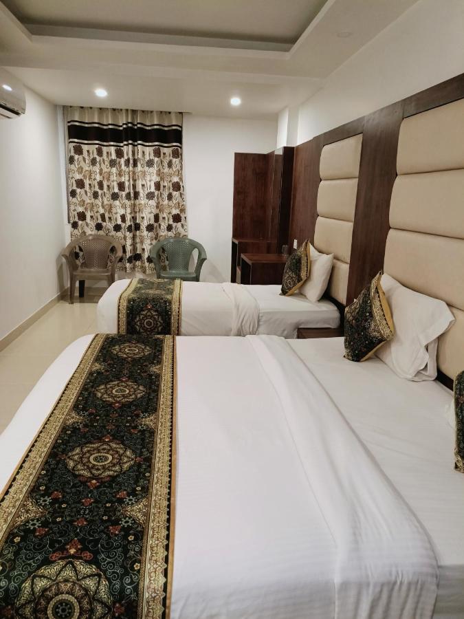 Ambience Suites Near Igi Airport T3