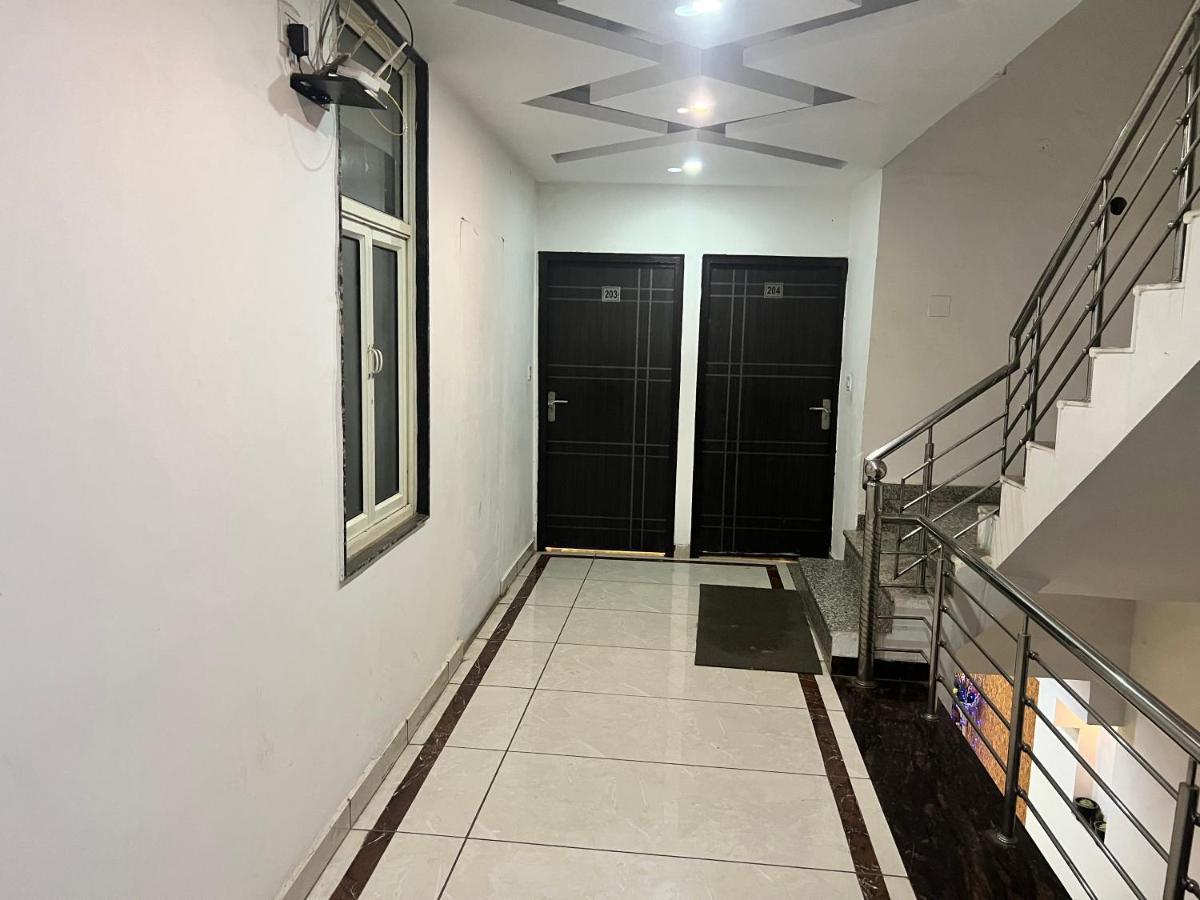 Hotel Ambience Suites Near Igi Airport T3 Nova Deli