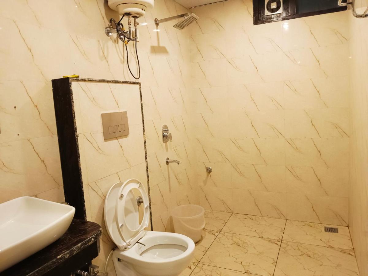 Hotel Ambience Suites Near Igi Airport T3 Nova Deli