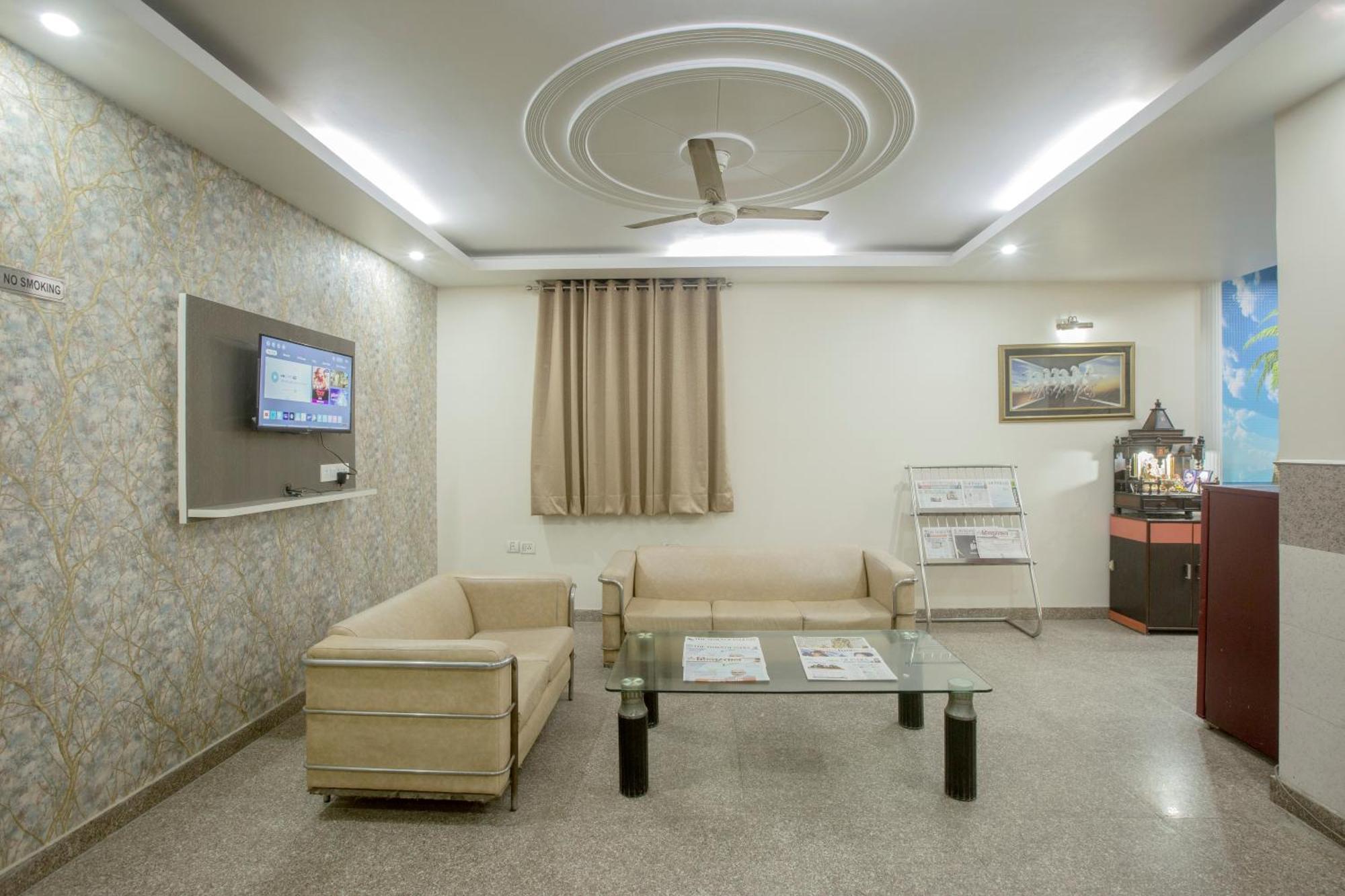 Bed & Breakfast Airport Mayank Residency