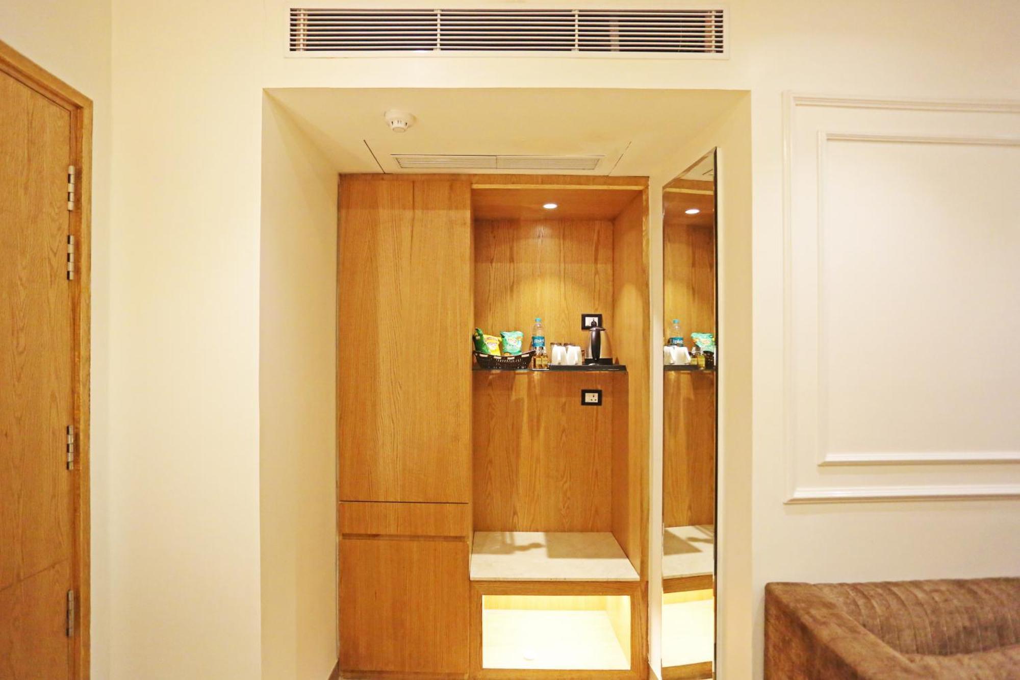 Jrd Luxury-business Hotel New Delhi