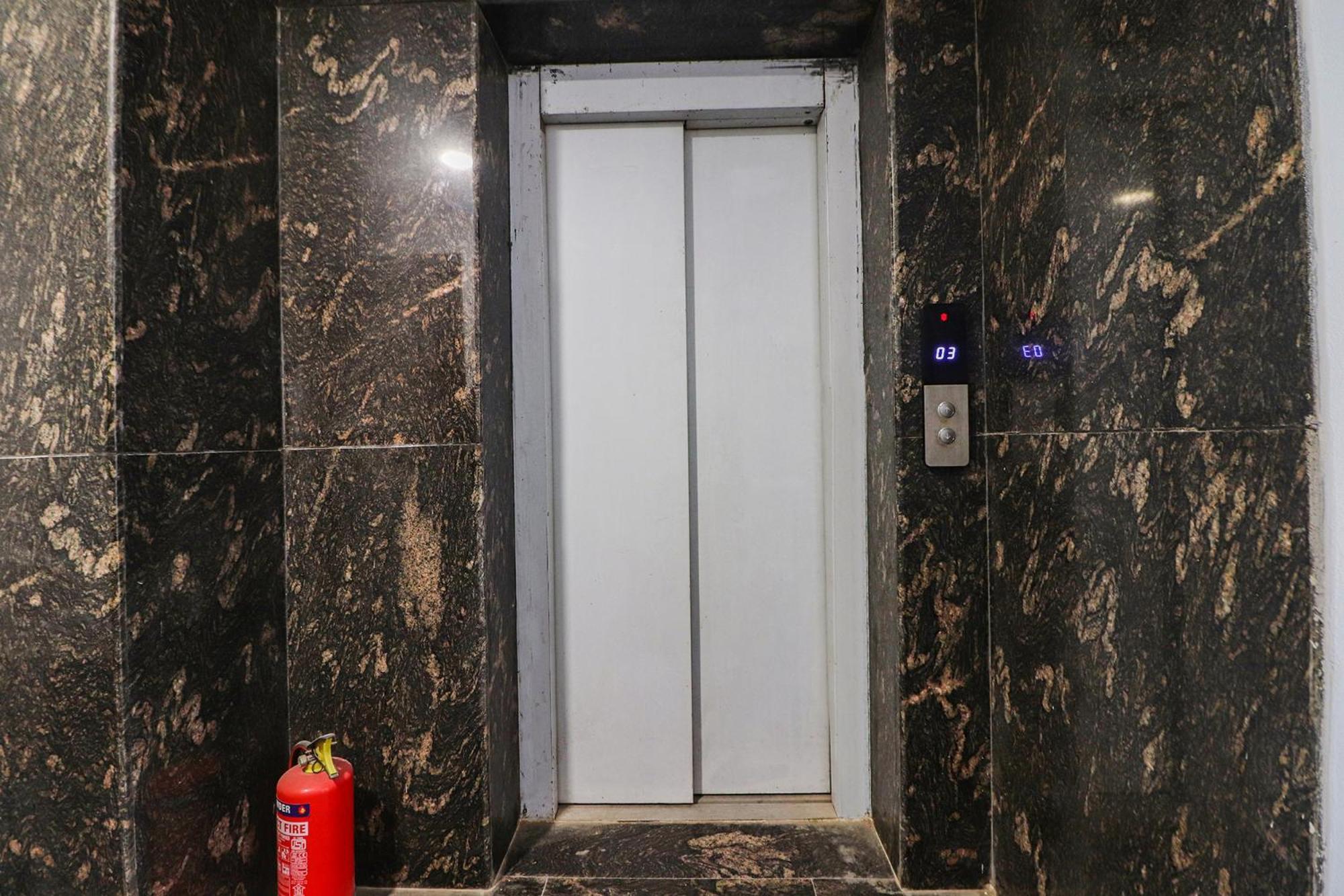 Hotel Fabexpress Roadway 3*