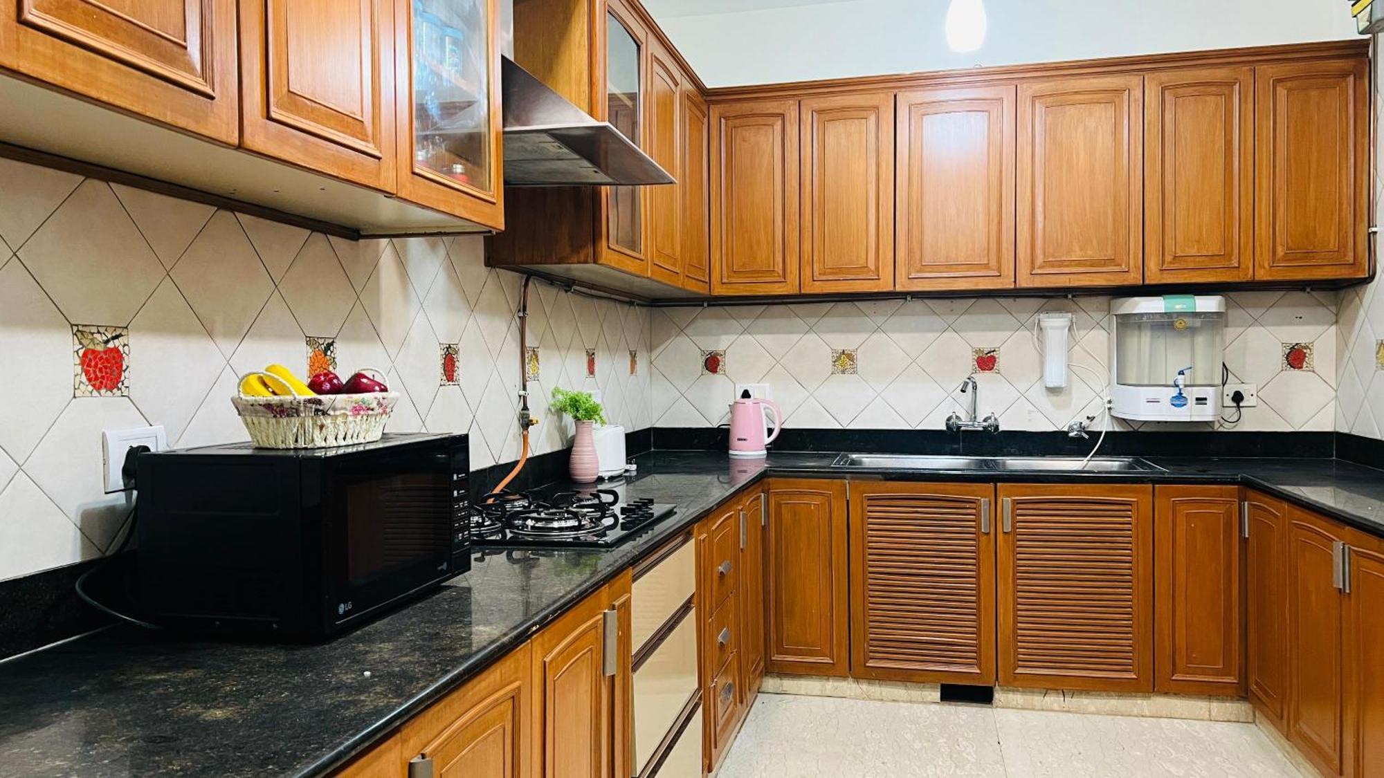 Bluo Vasant Vihar Pvr - Kitchen, Terrace, Lift * New Delhi