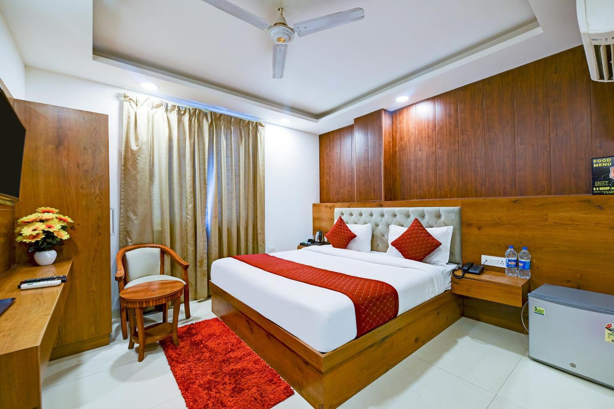 Grand Qubic Near Delhi Airport Hotel