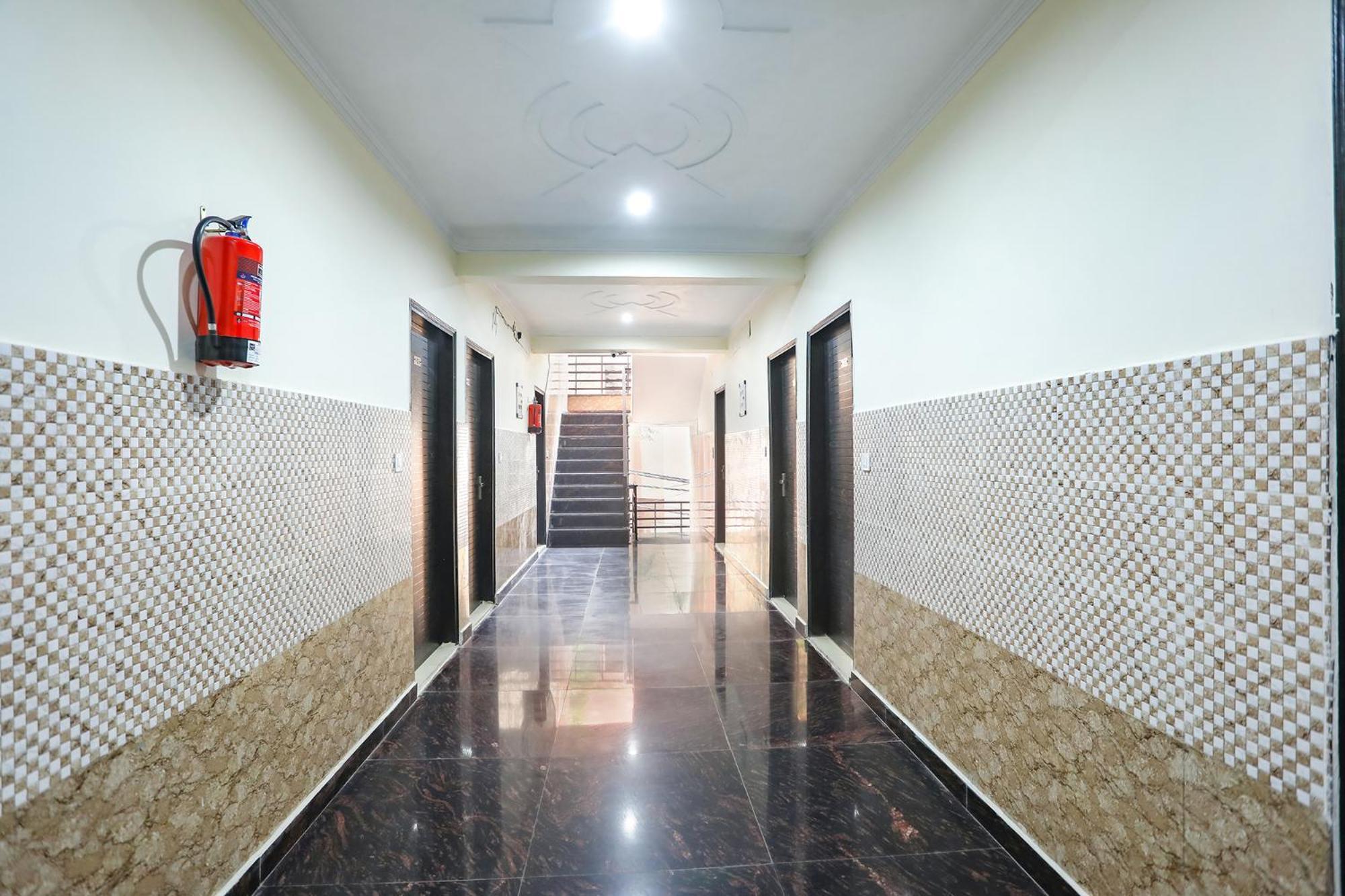 Fabexpress Asp Royal Residency Inn- Janakpuri Hotel