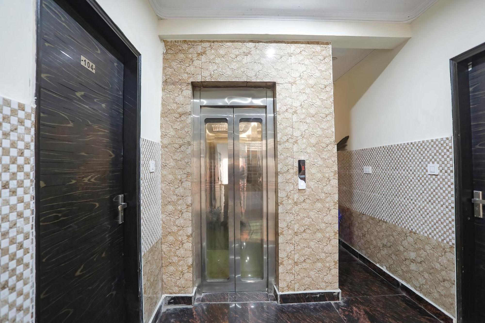 Hotel Fabexpress Asp Royal Residency Inn- Janakpuri 3*