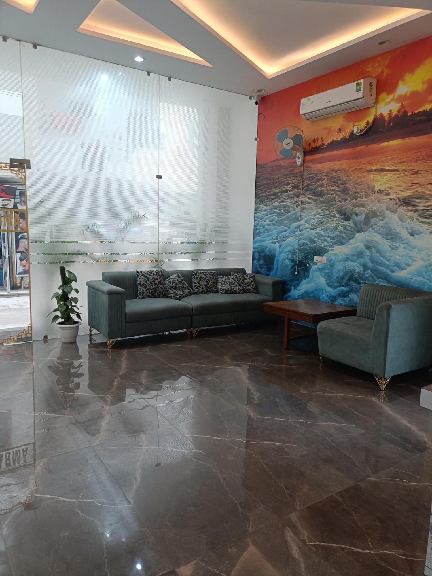 Hotel Ambience Suites Near Igi Airport T3