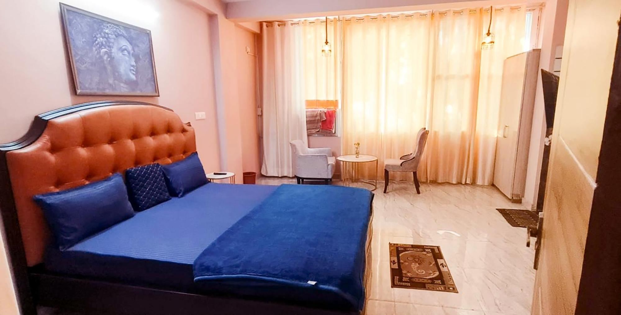 Roomshala 139 Rose - Dwarka