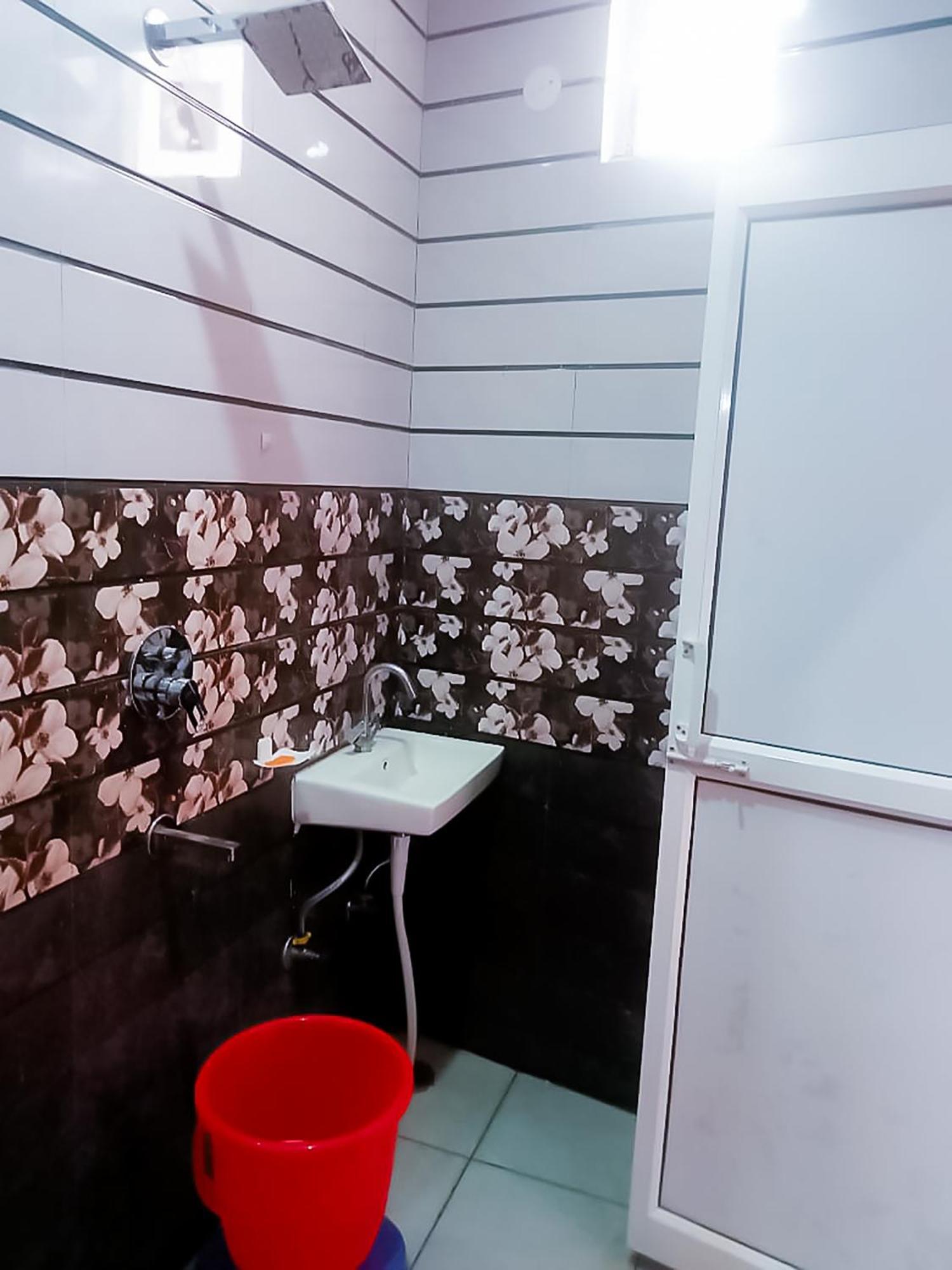 Roomshala 139 Rose - Dwarka Hospedagem domiciliar Nova Deli