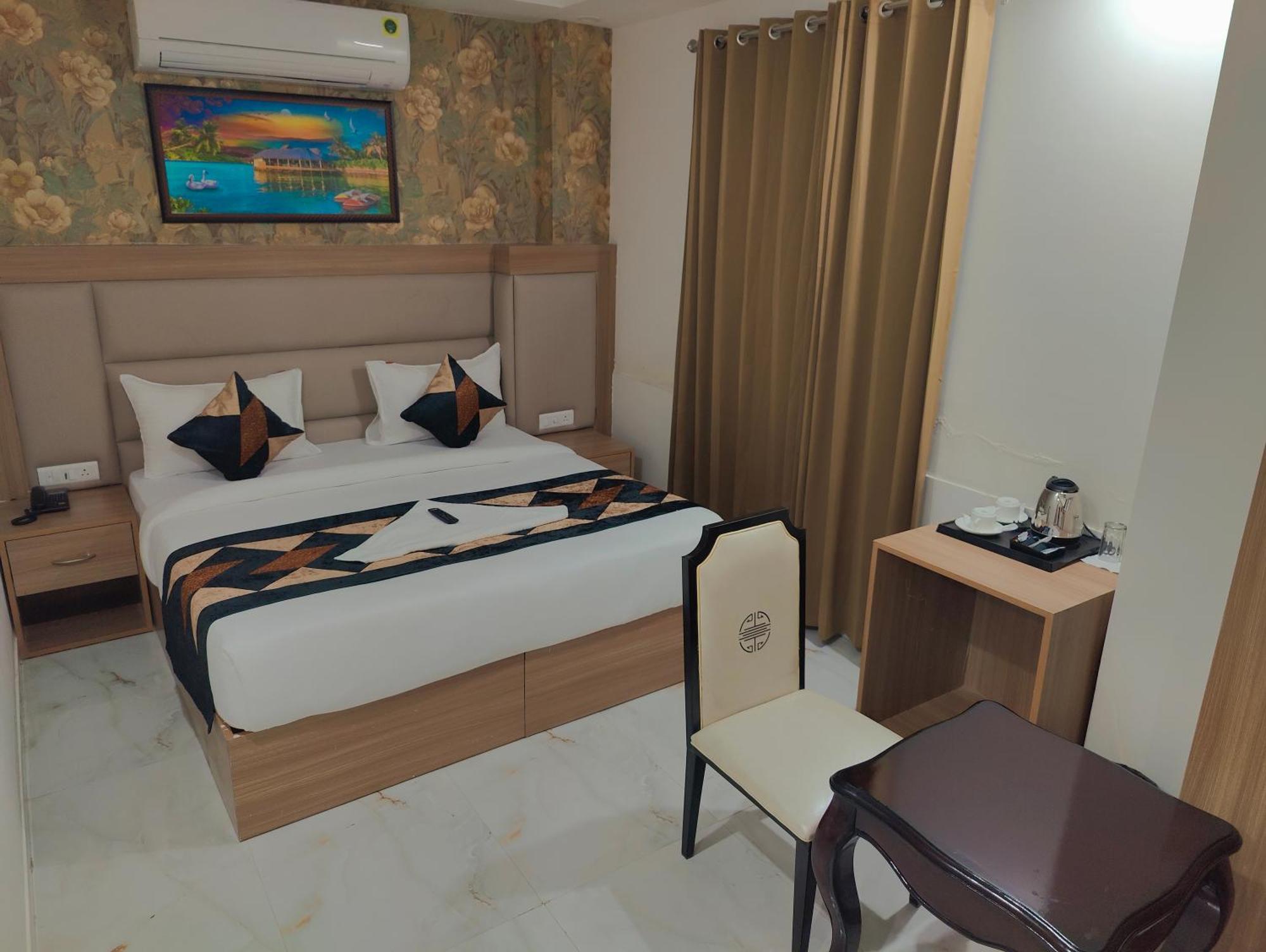 Decent Suites Inn- Mahipalpur, Delhi Airport, Aerocity 4* New Delhi