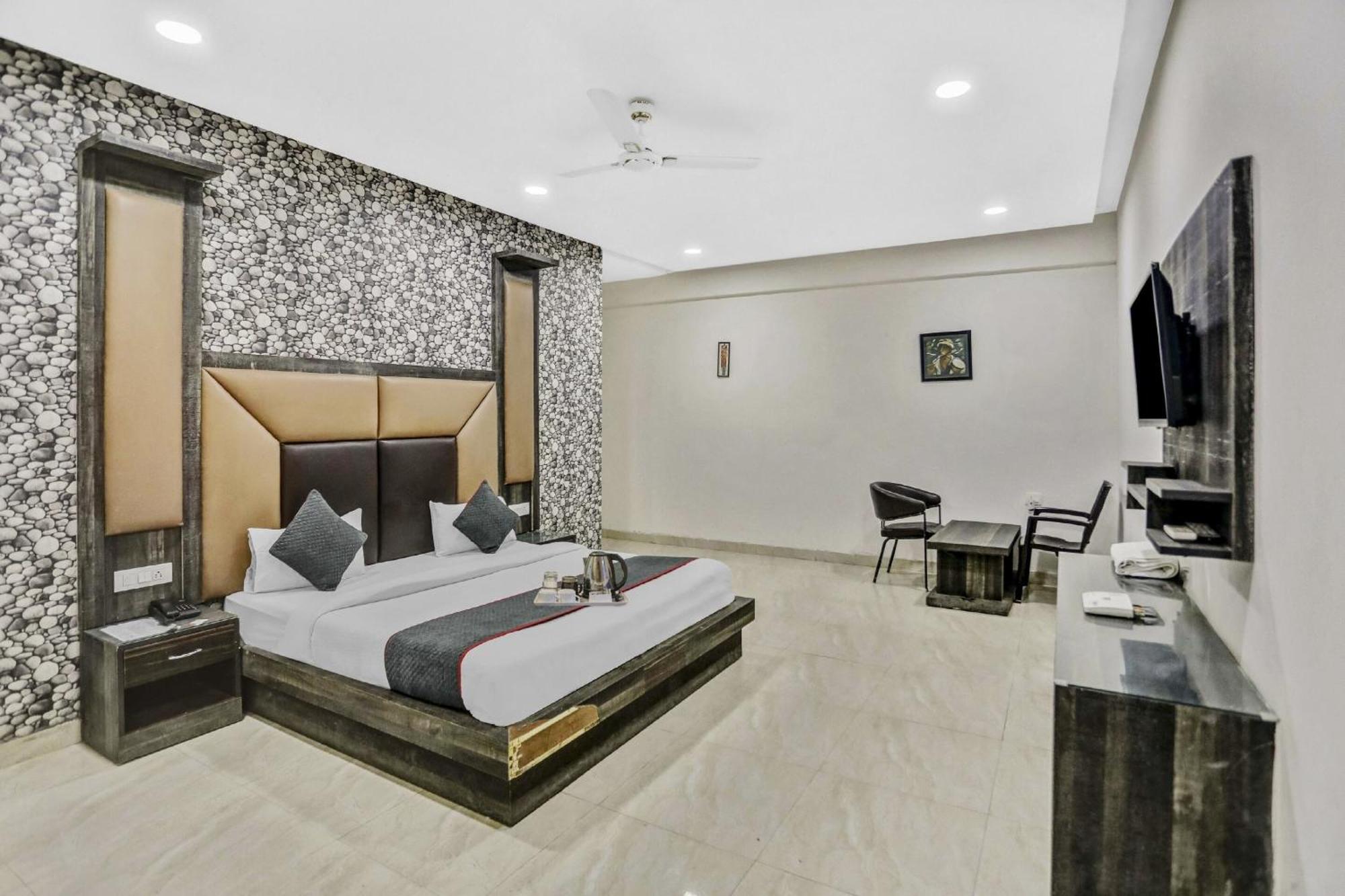 Townhouse 22956 Grand Residency