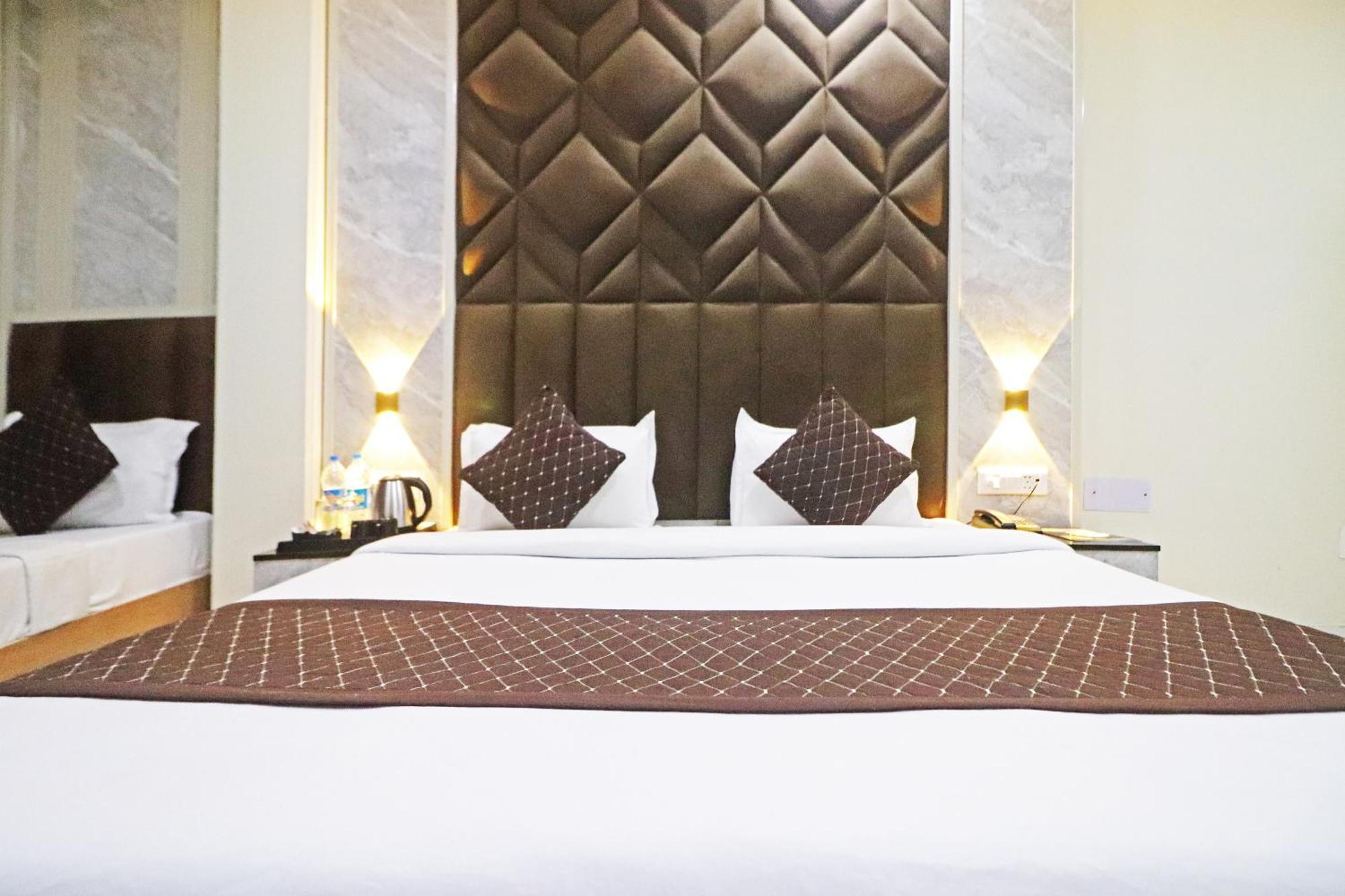 Grand Qubic Near Delhi Airport New Delhi