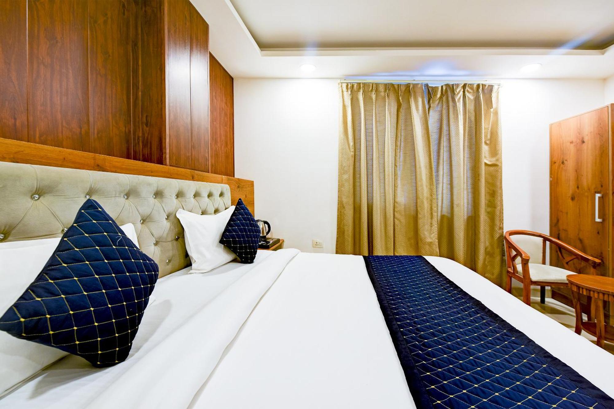Grand Qubic Near Delhi Airport Hotel New Delhi