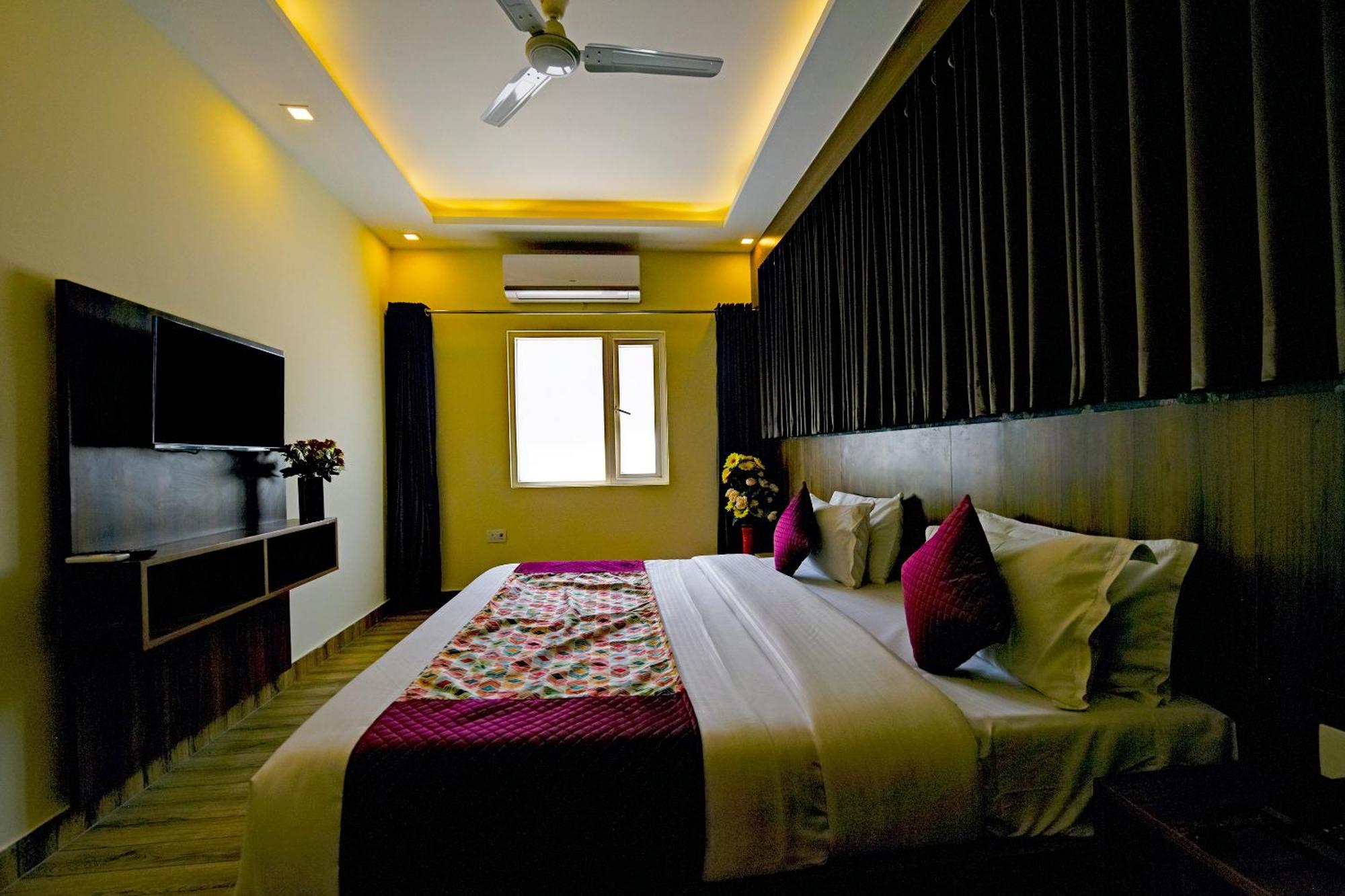 Roseewood Near Delhi International Airport Hotel 4*