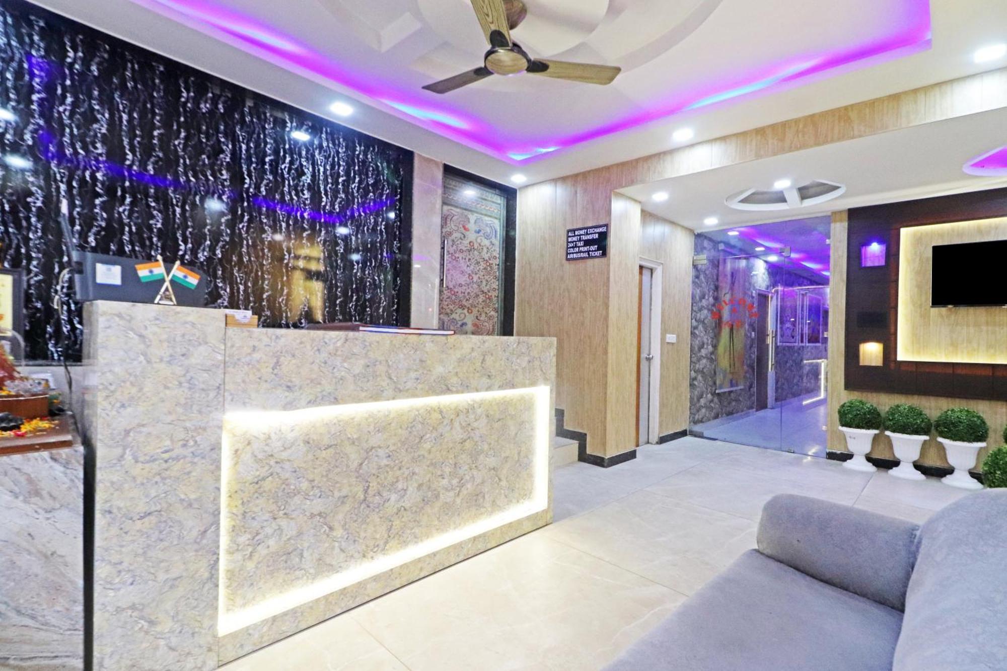 Hotel Hotel Qubic Near Igi Delhi Airport 3*