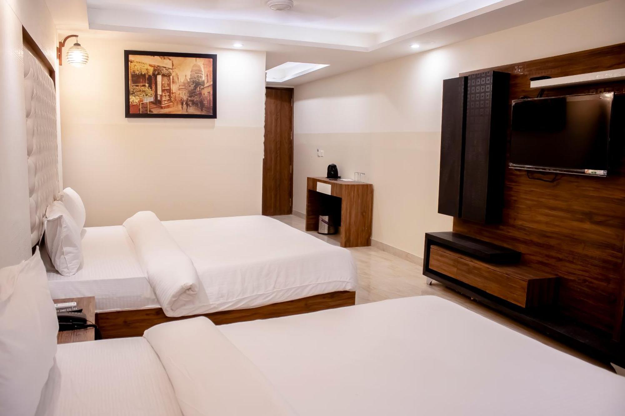 Hotel Airport Near Delhi International Airport 4*