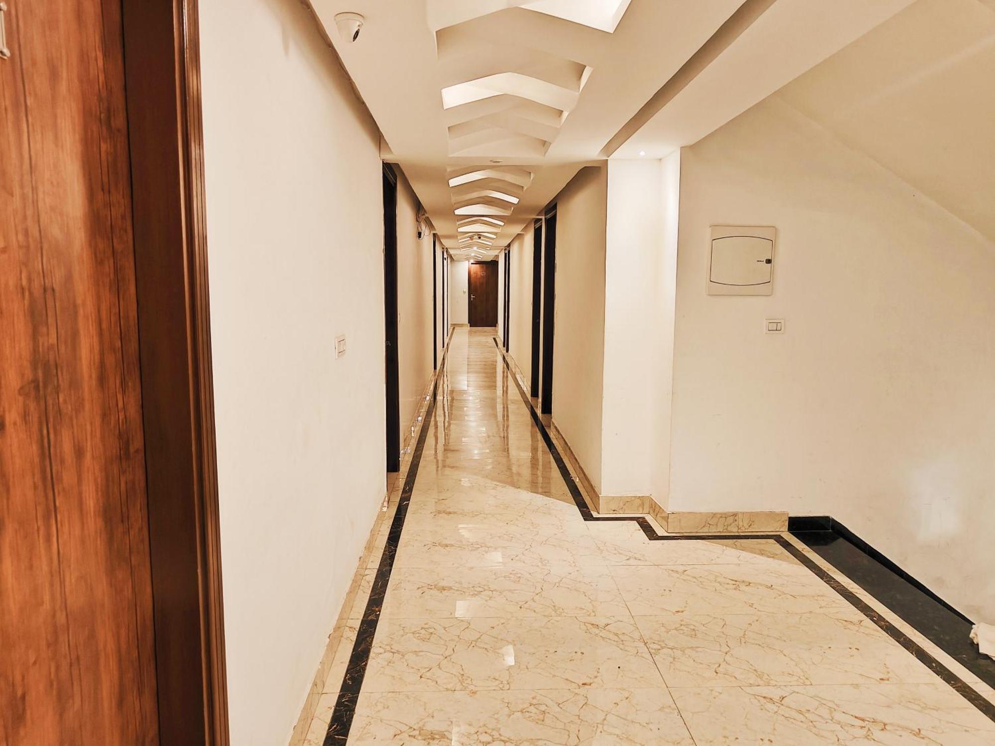 Hotel Le Mount Plaza Near Igi Airport Delhi New Delhi