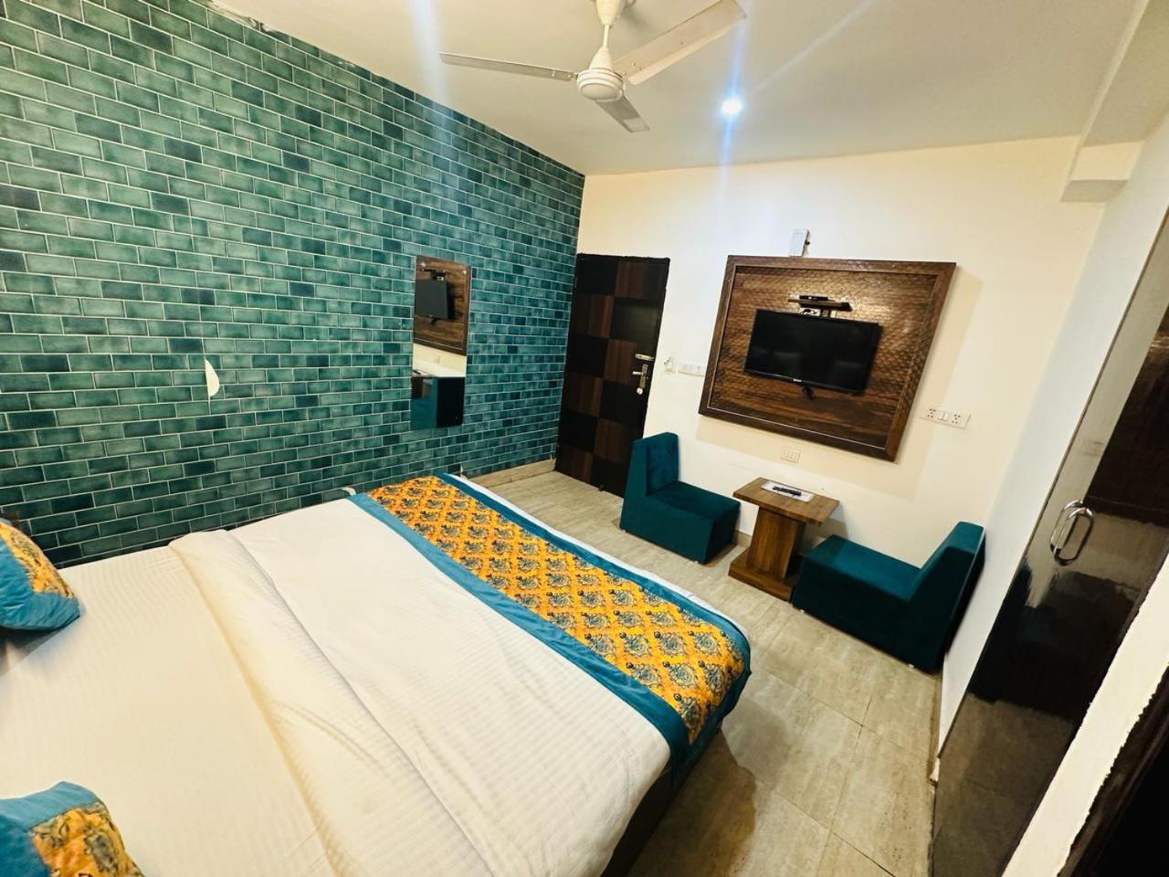 Ark Suites Near Delhi Airport