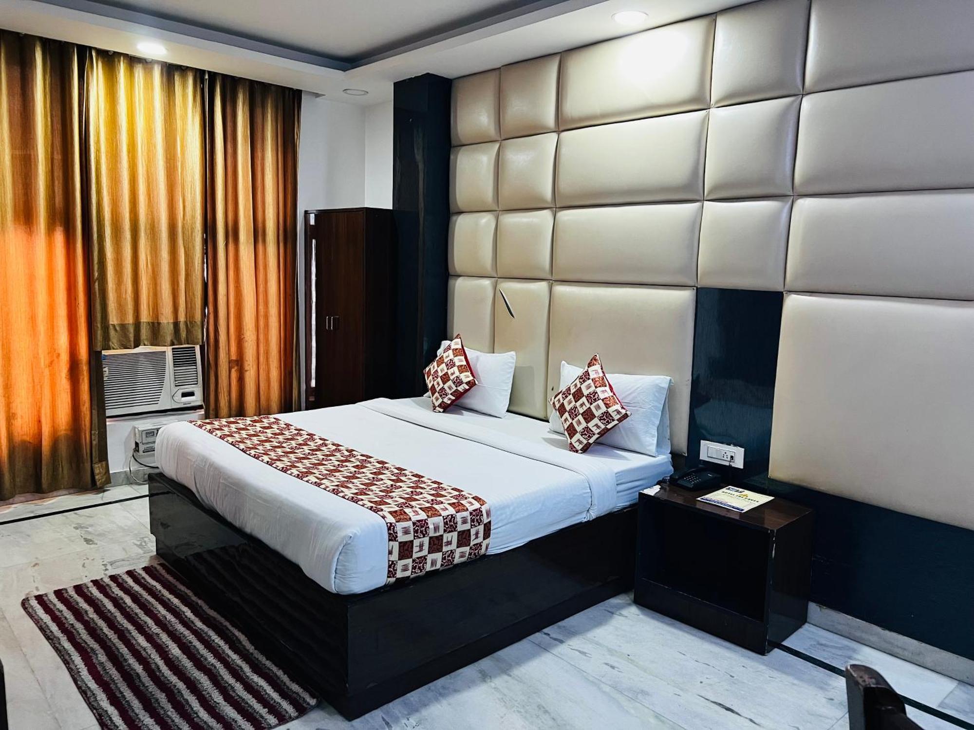 Le Mount Plaza Near Igi Airport Delhi Hotel 4*